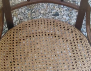 Rempaillage et cannage : le savoir-faire artisanal au service de vos chaises